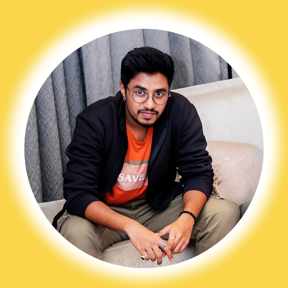 Portrait of Lakhan Sharma, Founder & CEO of Ramkudi Jhamkudi Gift Store